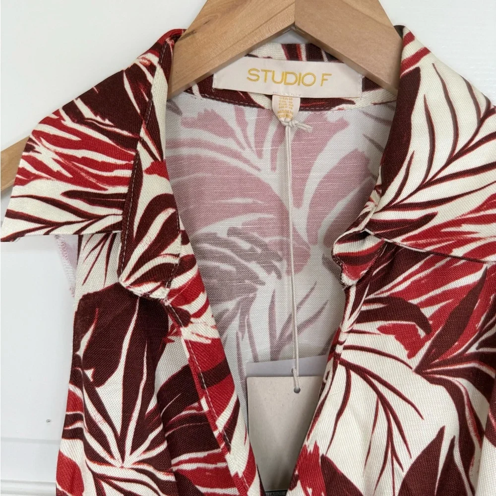 NWT Studio F Sleeveless Romper Shorts Collar Floral Tropical Rayon Red Ivory 10